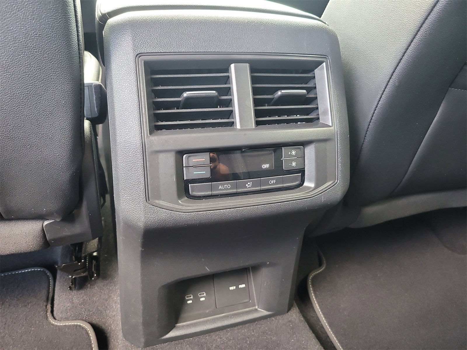 Used 2021 Volkswagen Atlas SE image 15