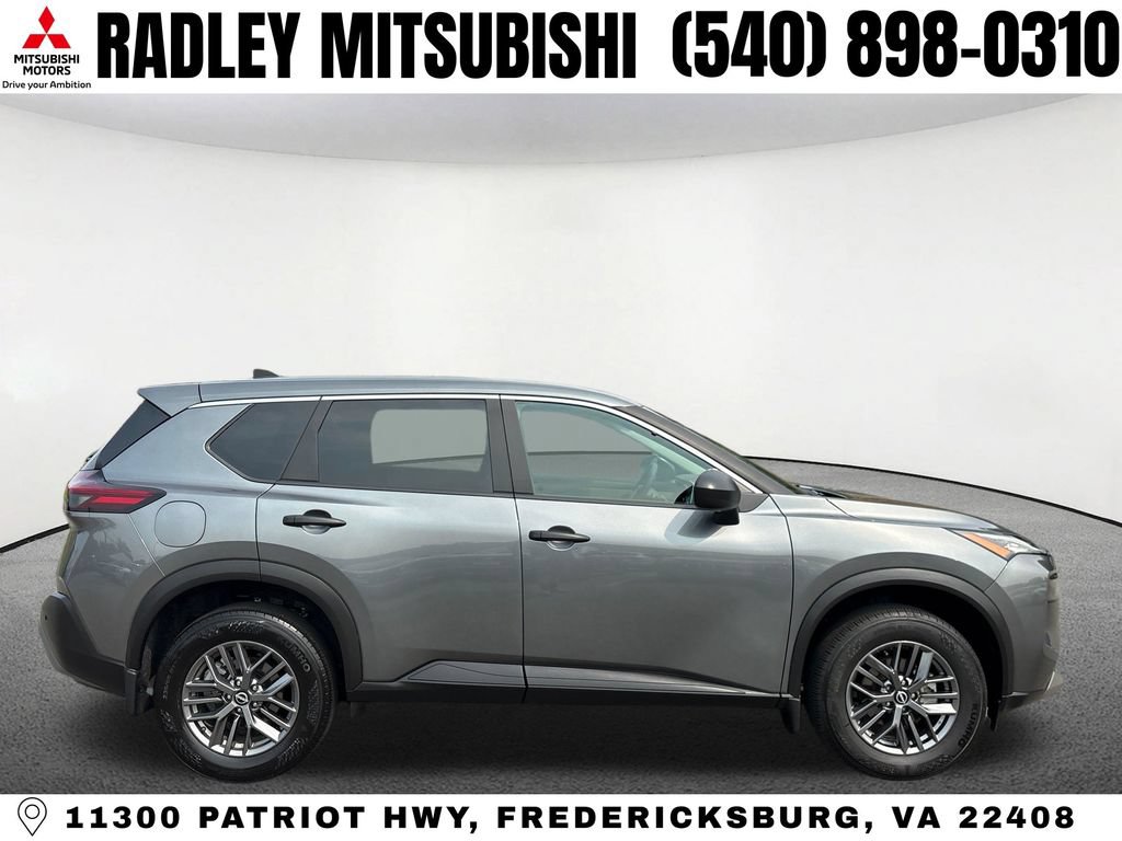 Used 2023 Nissan Rogue S AWD/4WD image 20