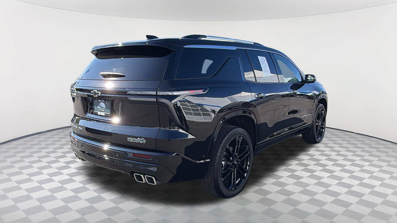 Used 2025 Chevrolet Traverse High Country w/ LPO, Floor Liner Package AWD/4WD image 5