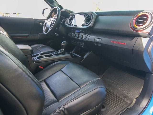 Used 2021 Toyota Tacoma TRD Sport w/ TRD Premium Sport Package AWD/4WD image 25