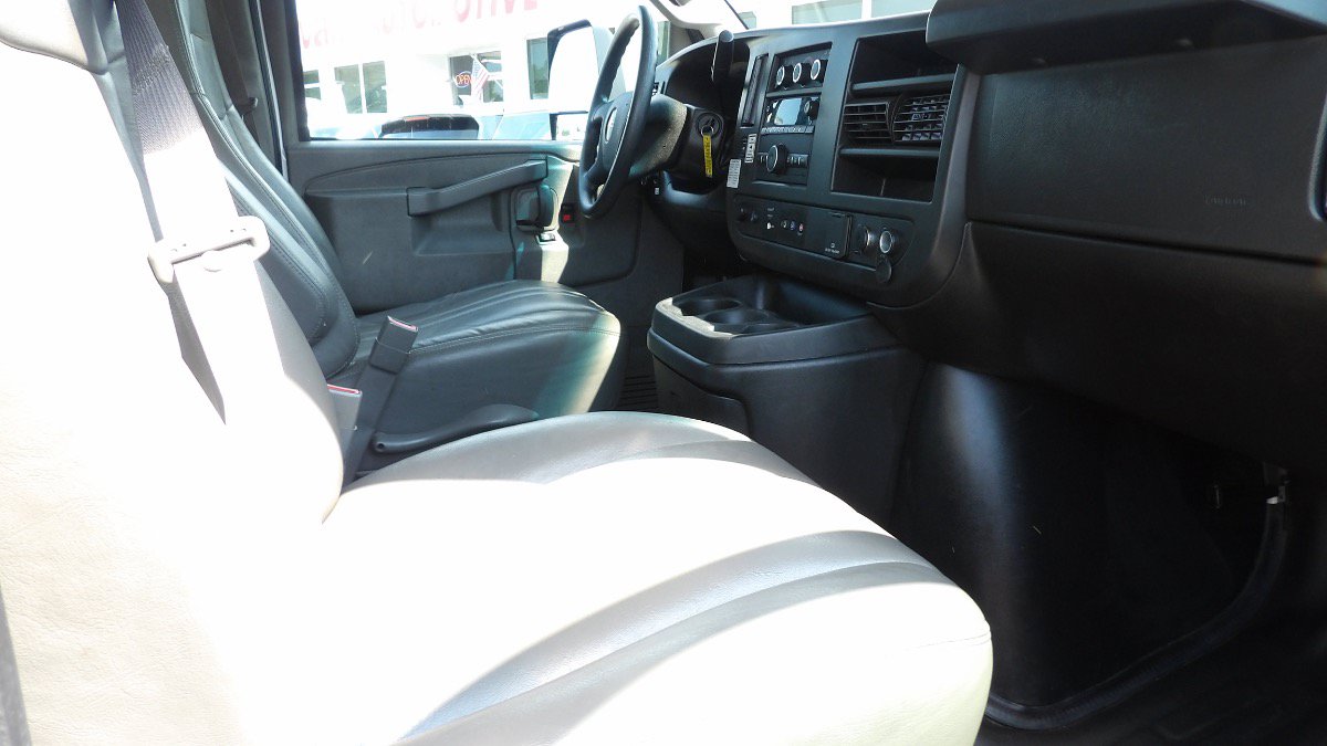 Used 2022 GMC Savana 3500 Extended w/ Power Convenience Package RWD image 24