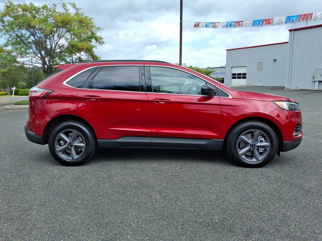 Used 2022 Ford Edge SEL w/ Sport Appearance Package AWD/4WD image 3