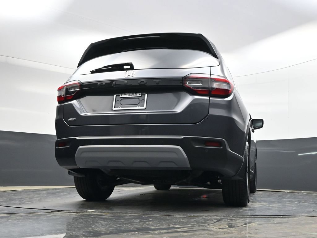 Used 2025 Honda Pilot EX-L image 32