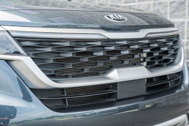 Used 2021 Kia Seltos SX w/ SX Sunroof Package AWD/4WD image 11