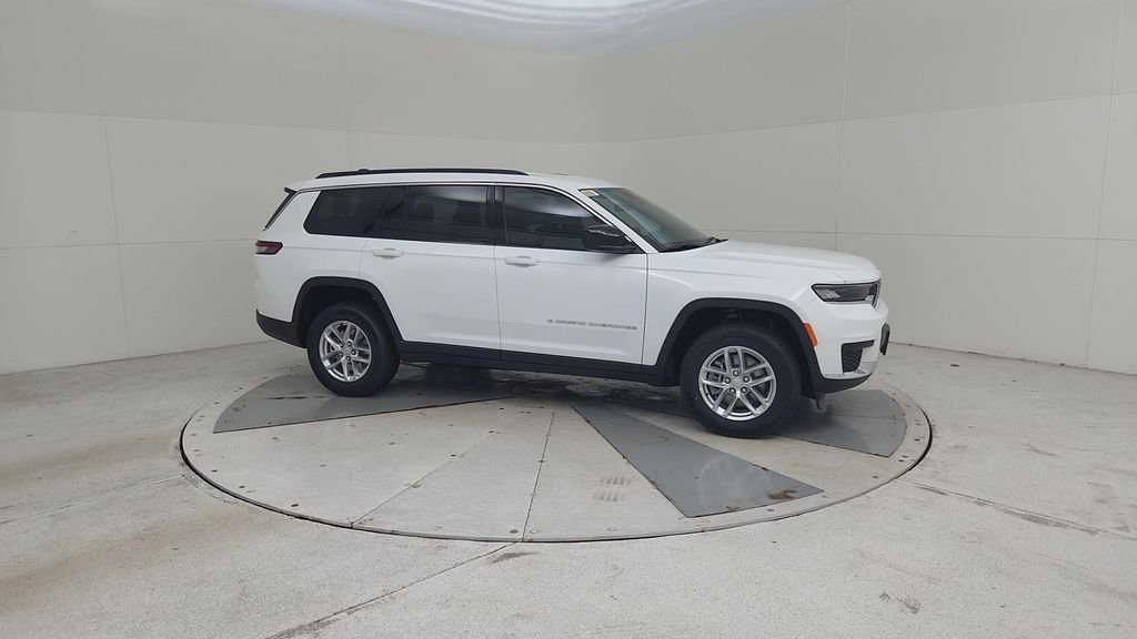 New 2025 Jeep Grand Cherokee L Laredo image 3