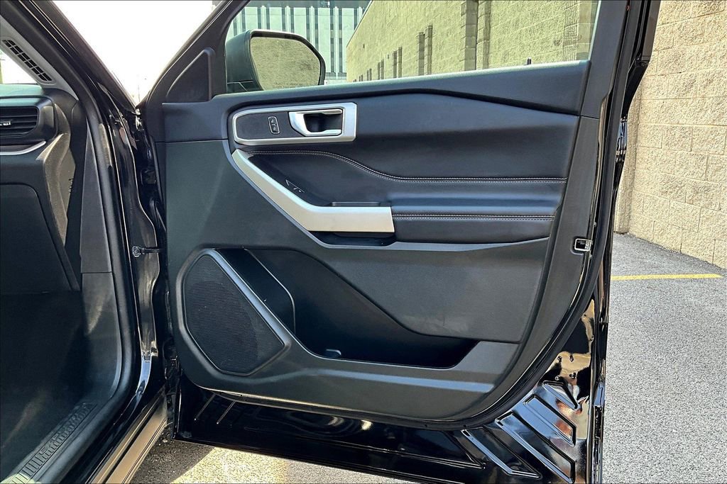 Certified 2023 Ford Explorer XLT w/ Class IV Trailer Tow Package image 22