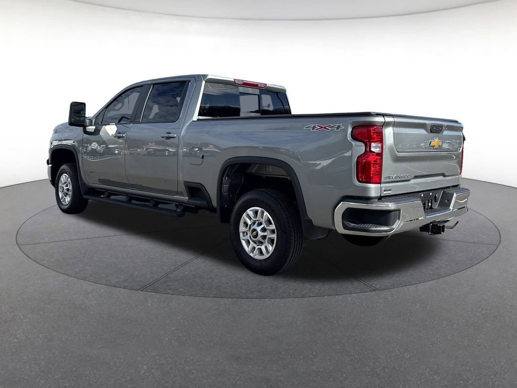 Used 2025 Chevrolet Silverado 2500 LT image 3