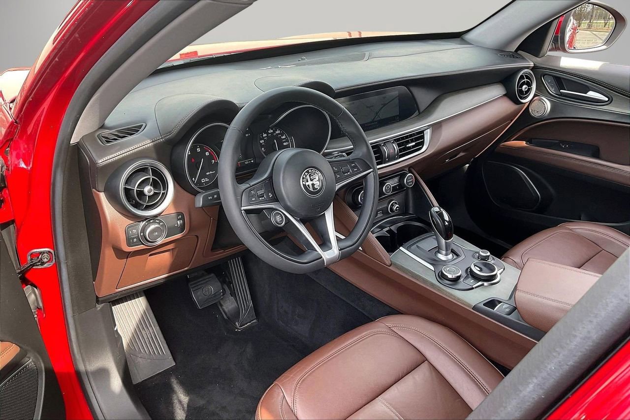 Used 2019 Alfa Romeo Stelvio Ti image 21