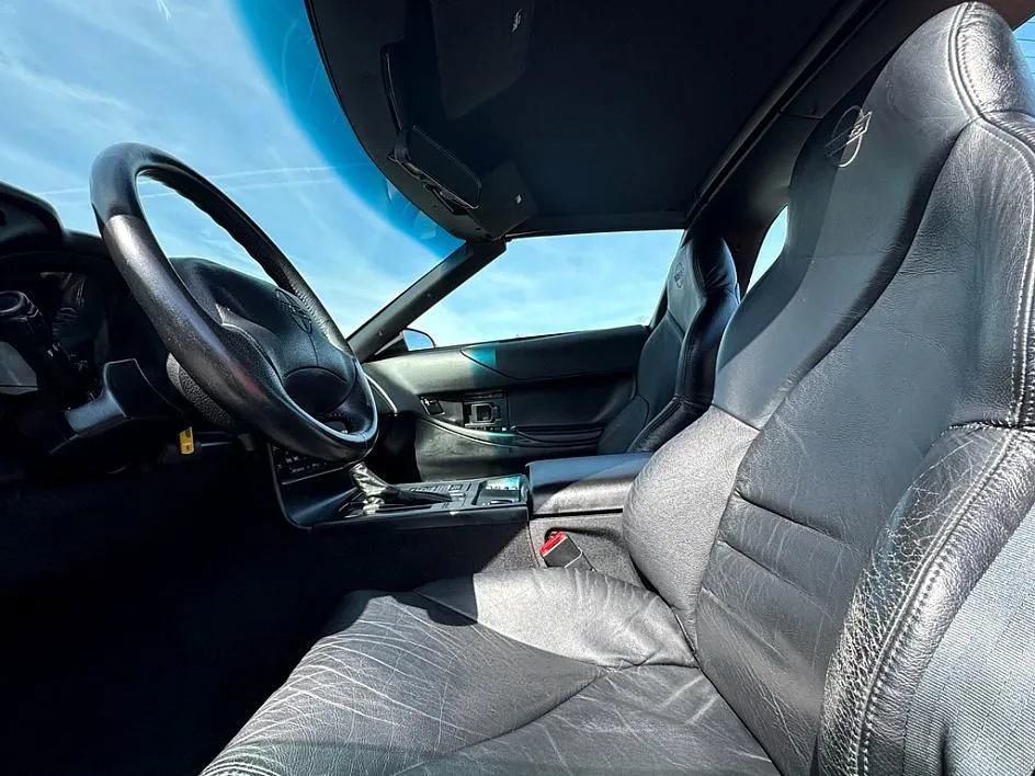 Used 1996 Chevrolet Corvette Coupe image 8