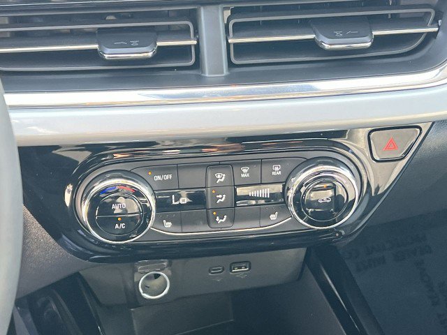 Used 2025 Chevrolet Trax LT w/ Driver Confidence Package image 17