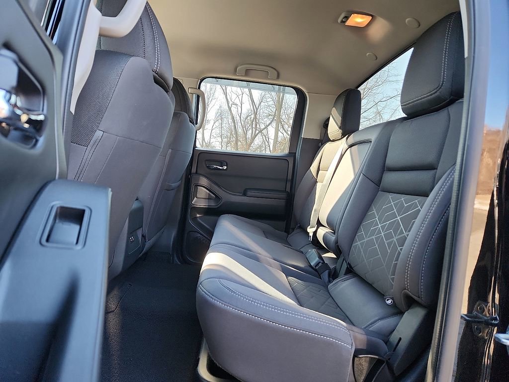 Certified 2025 Nissan Frontier SV image 11