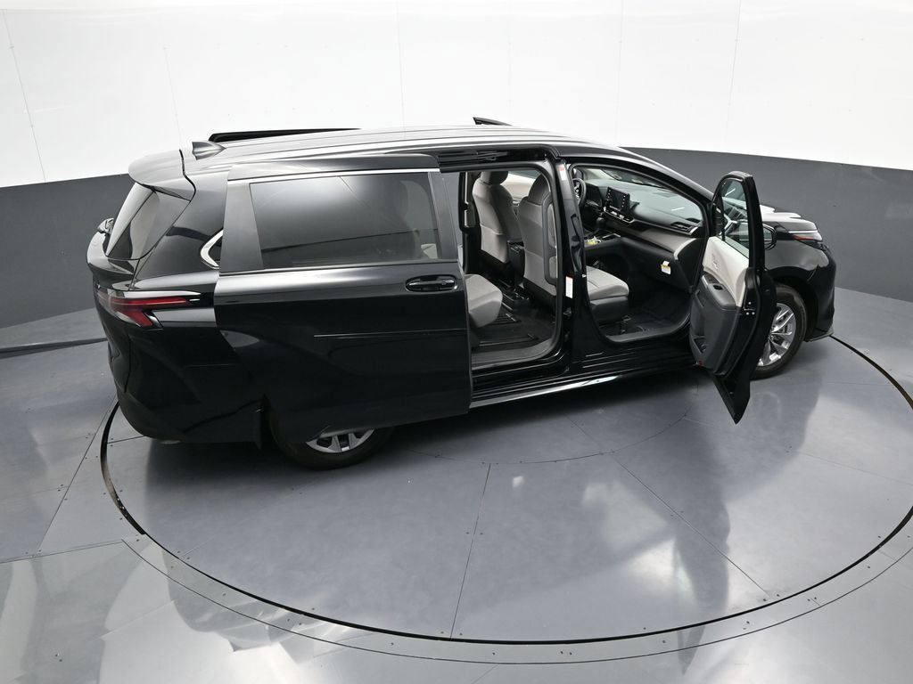 Used 2024 Toyota Sienna LE w/ Protection Package (TMS) AWD/4WD image 41
