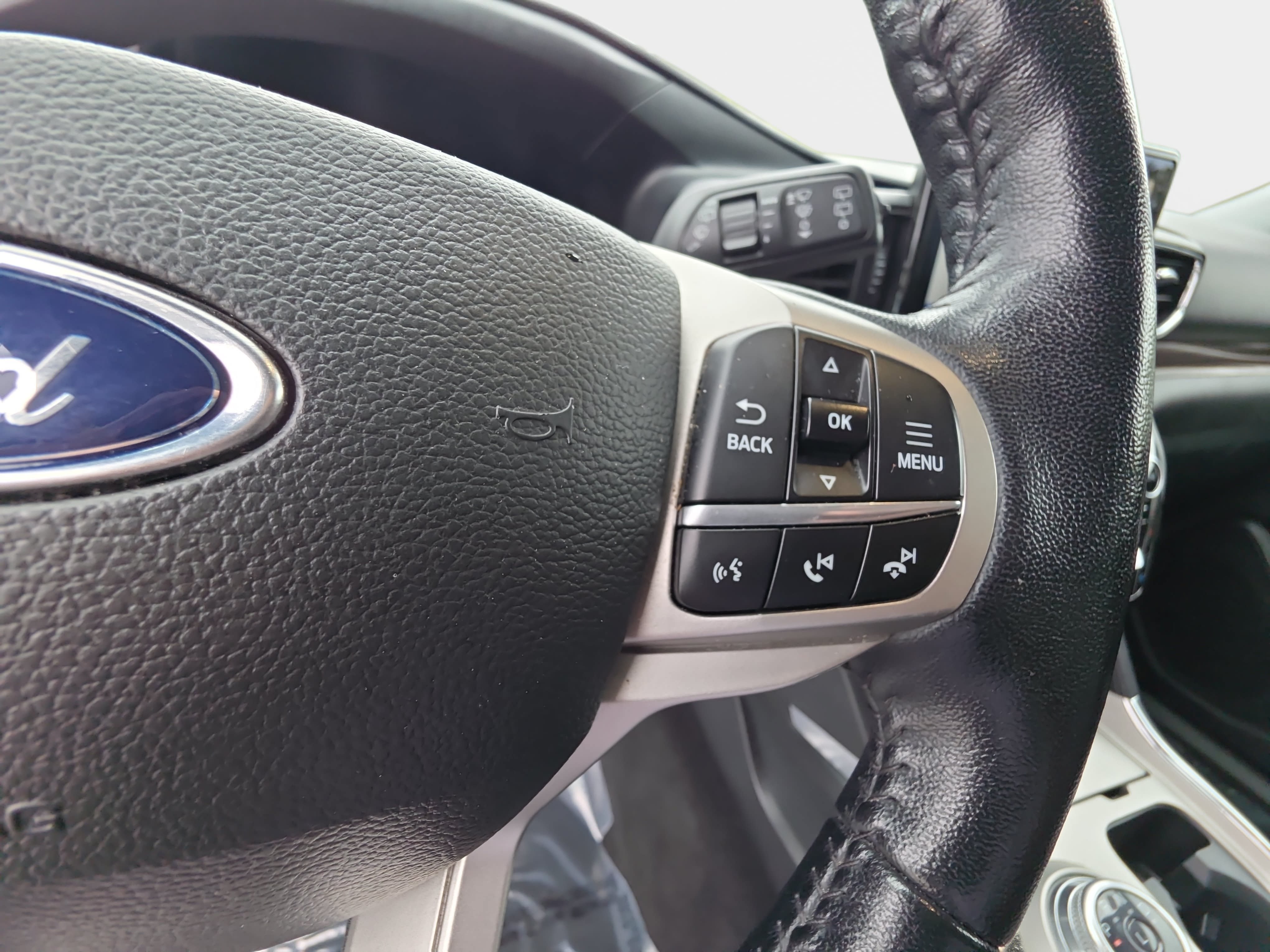 Used 2022 Ford Explorer Limited w/ Equipment Group 301A AWD/4WD image 20