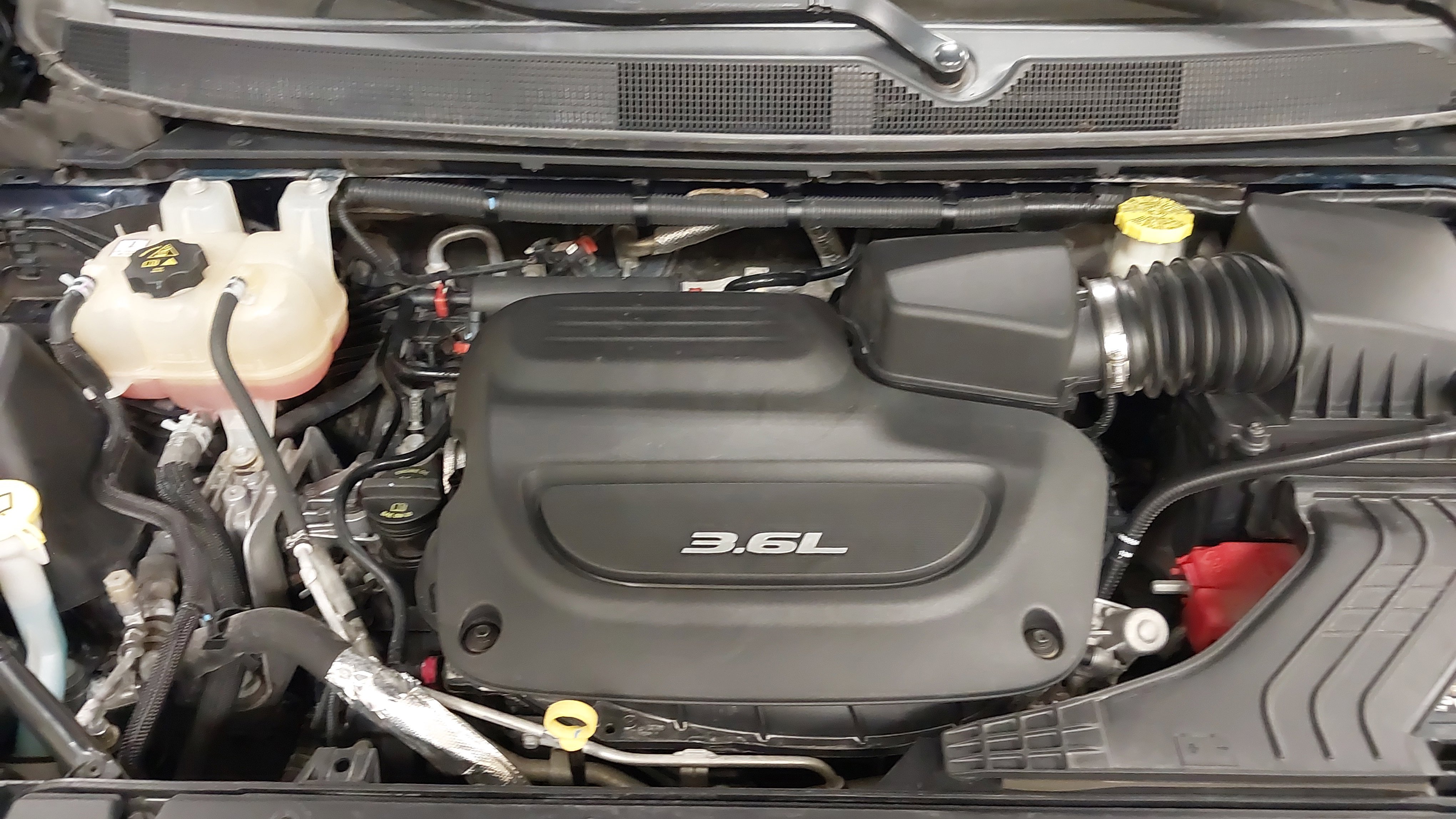 Used 2017 Chrysler Pacifica Limited w/ UConnect Theater Package image 31