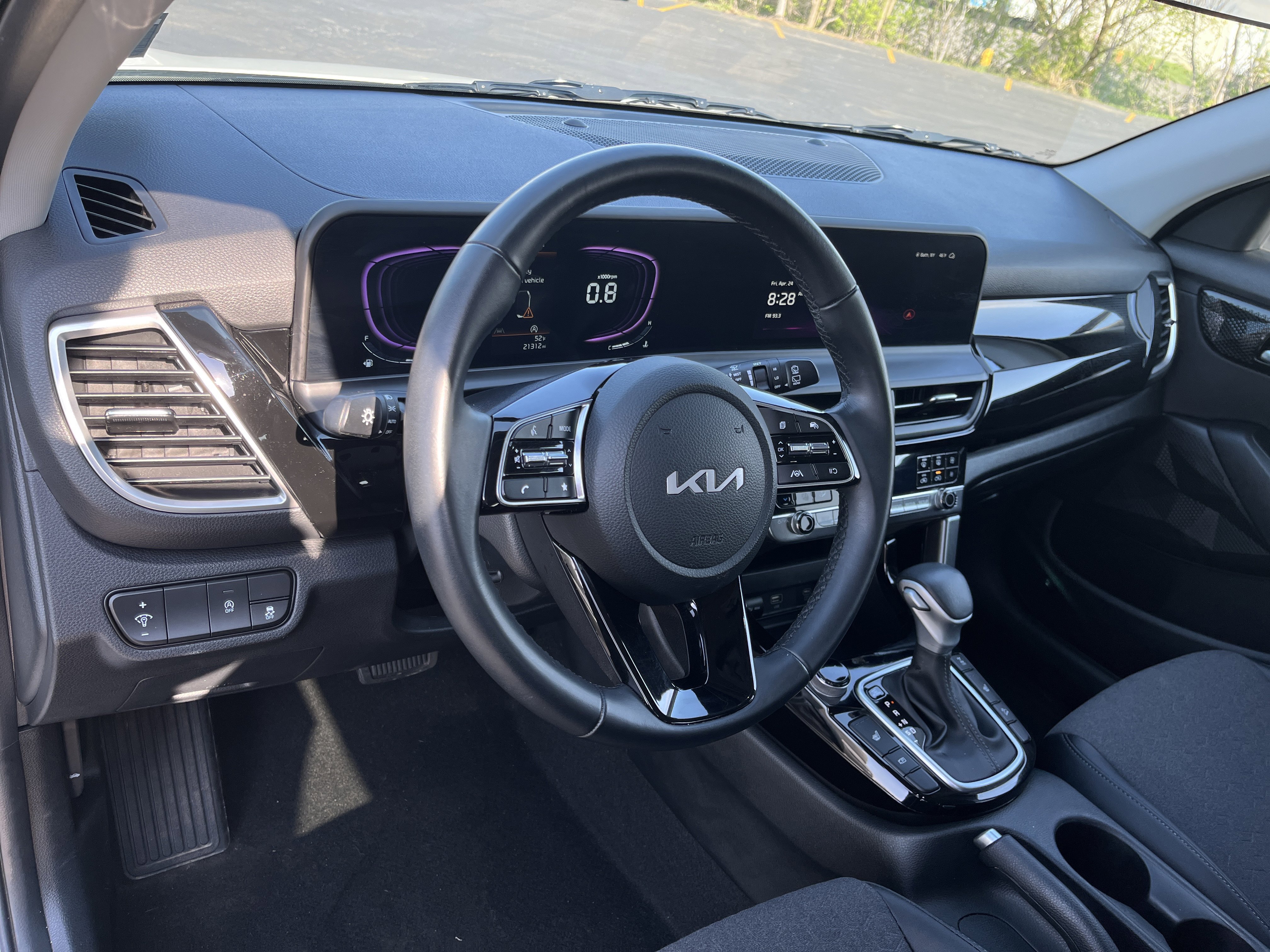 Used 2025 Kia Seltos S AWD/4WD image 17
