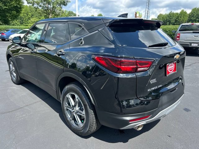 Used 2025 Chevrolet Blazer LT AWD/4WD image 11