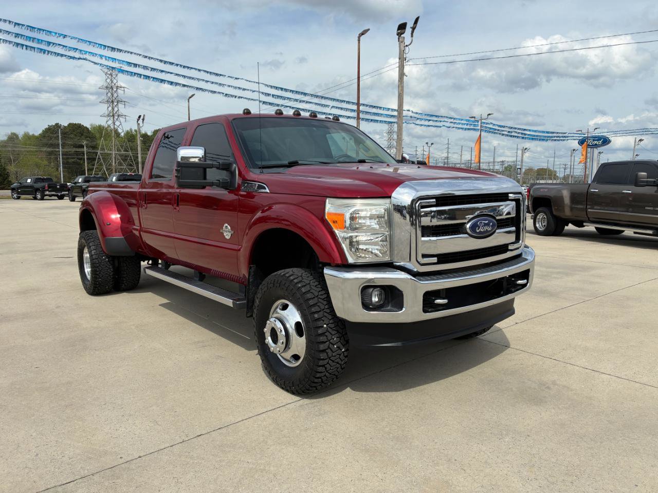 Used 2015 Ford F350 Lariat w/ Lariat Ultimate Package image 4