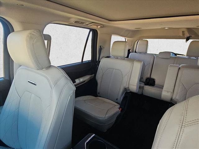 Used 2021 Ford Expedition Platinum AWD/4WD image 6