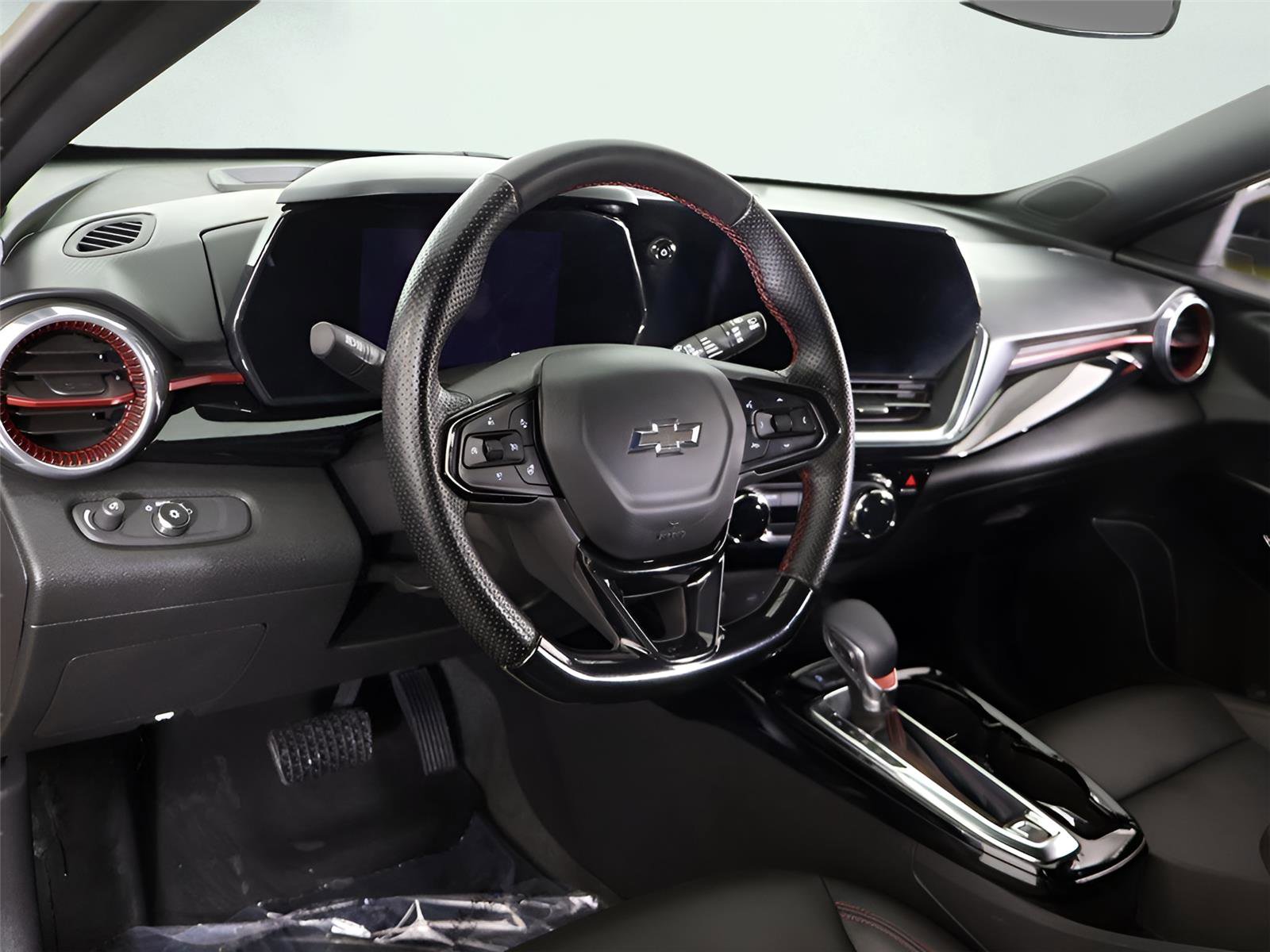 Used 2024 Chevrolet Trax RS image 24