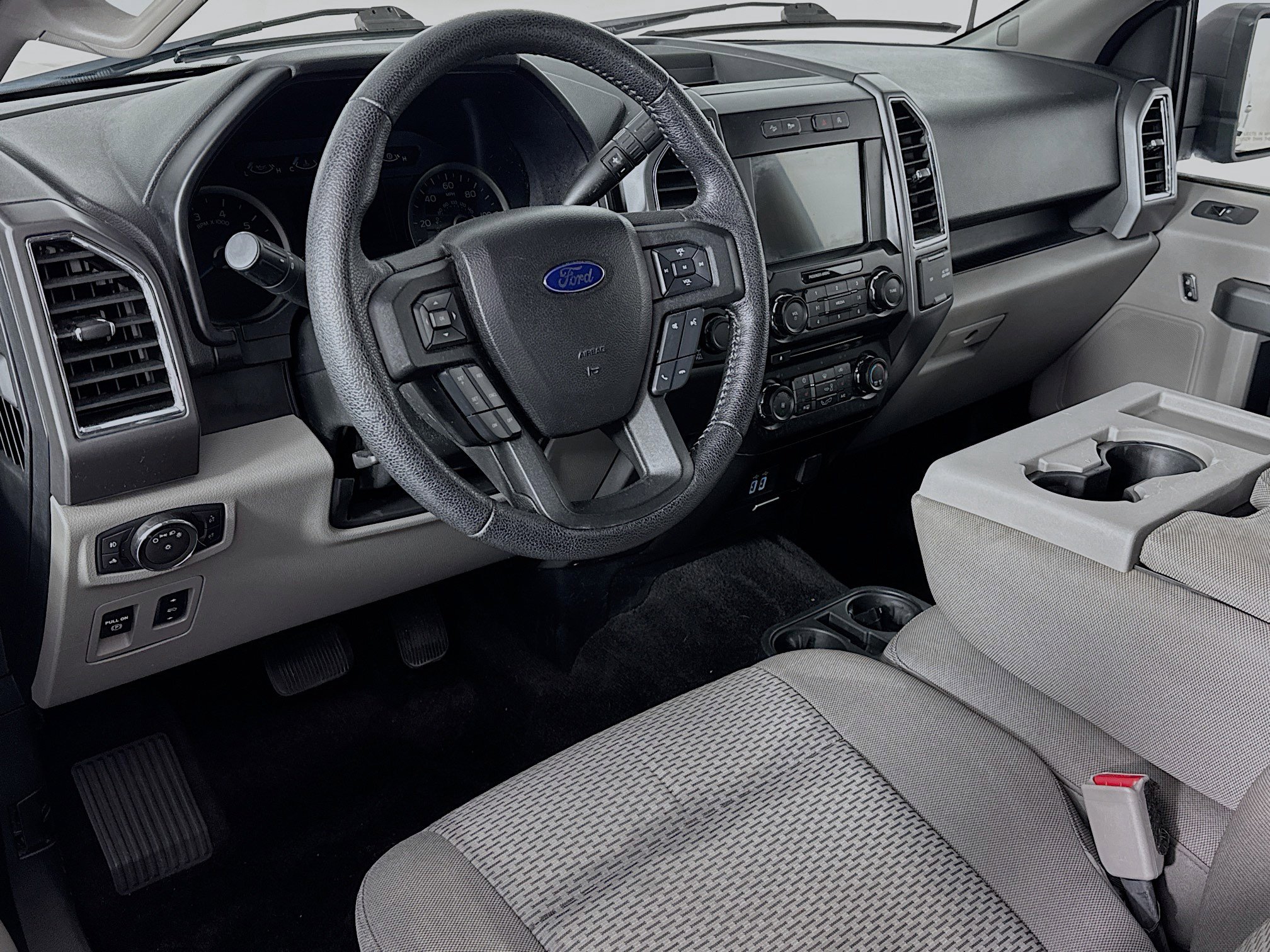 Used 2016 Ford F150 XLT w/ Equipment Group 302A Luxury image 9