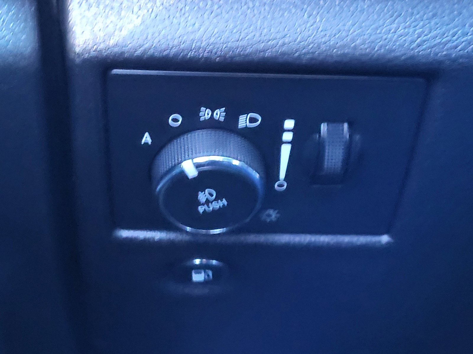 Used 2019 Jeep Grand Cherokee Laredo image 34