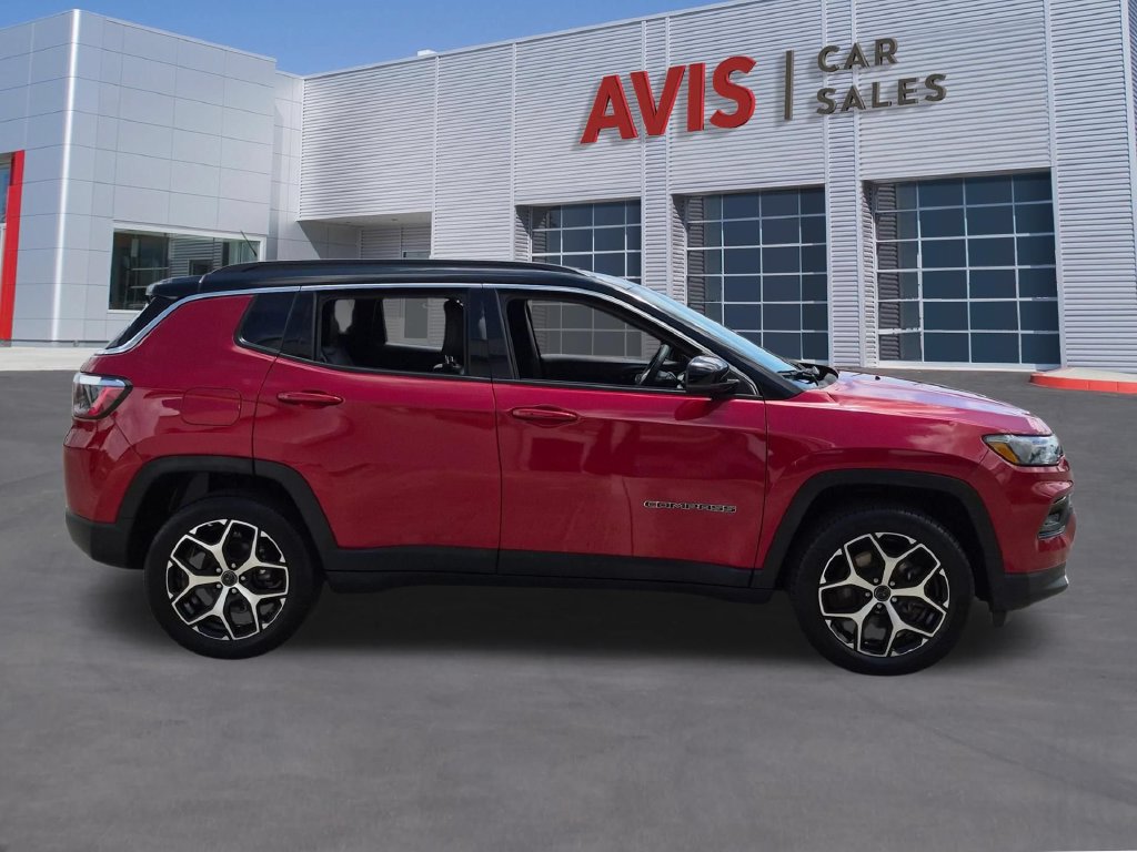 Used 2025 Jeep Compass Limited AWD/4WD image 5