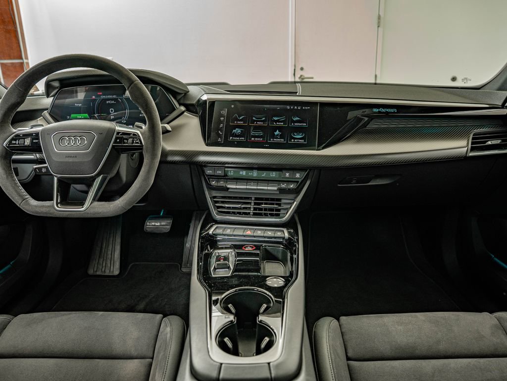 Used 2023 Audi e-tron GT Prestige AWD/4WD image 30