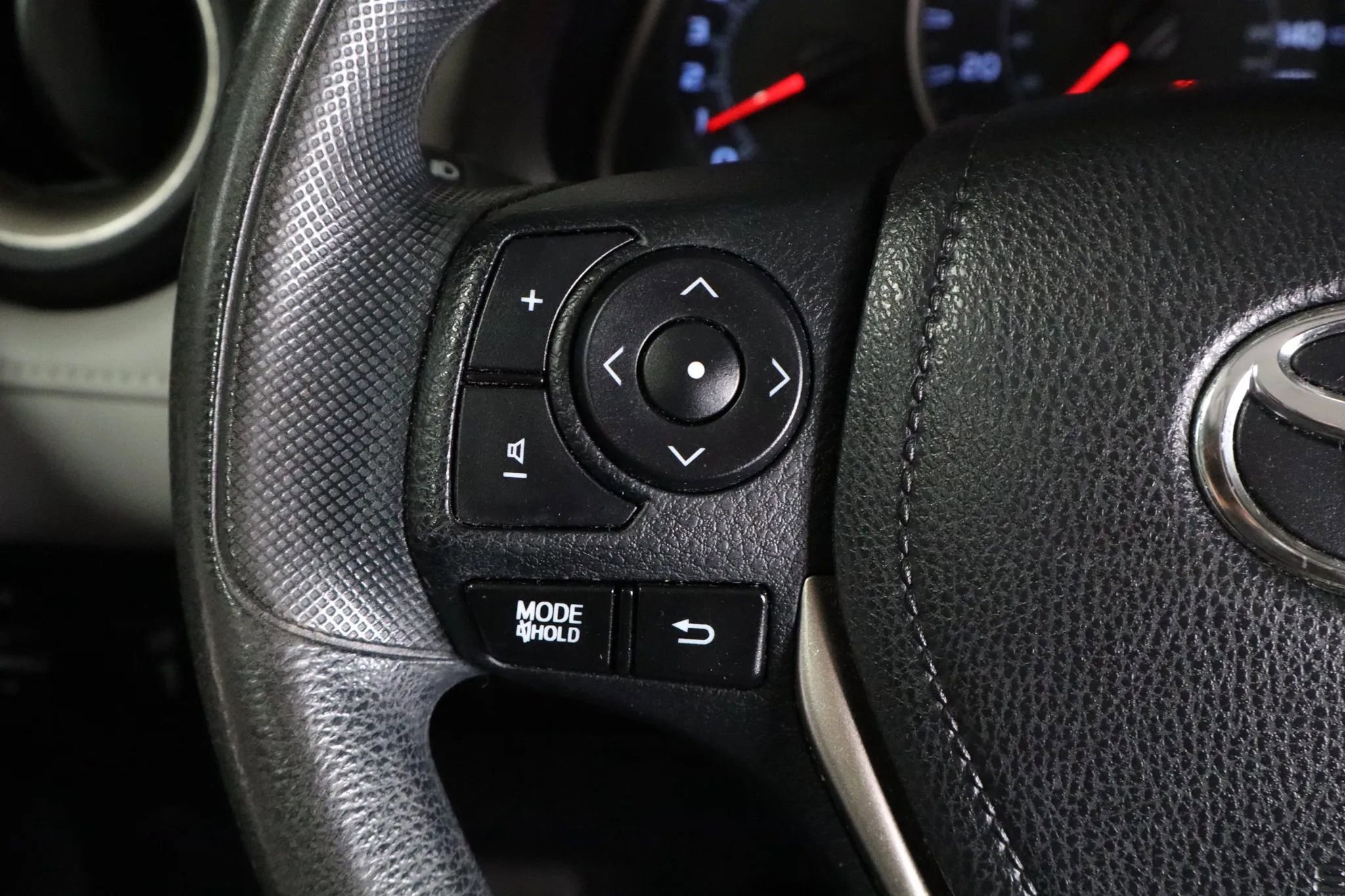 Used 2015 Toyota RAV4 XLE image 24