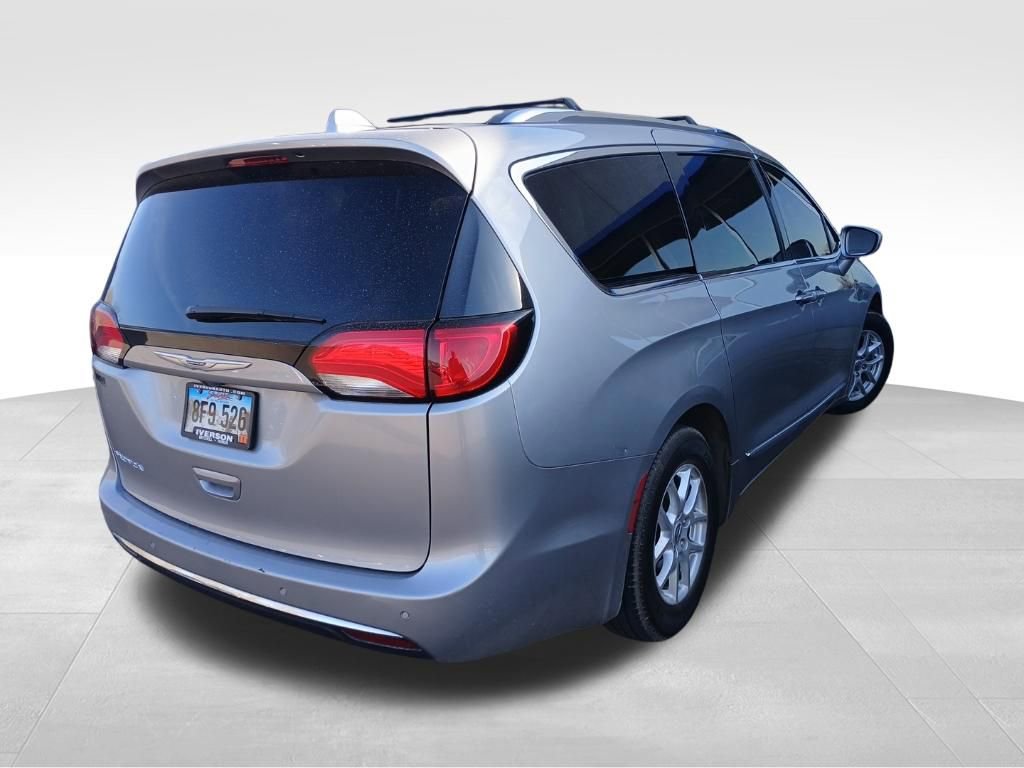 Used 2020 Chrysler Pacifica Touring-L FWD image 31