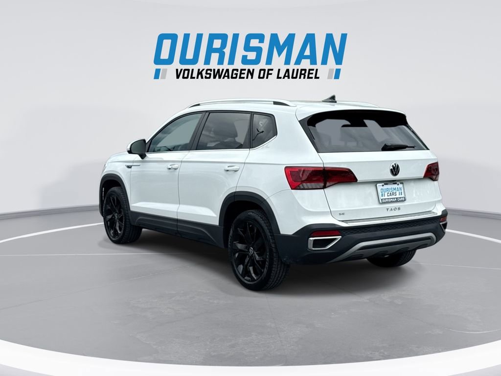 Used 2023 Volkswagen Taos SE w/ Black Wheel Package FWD image 6