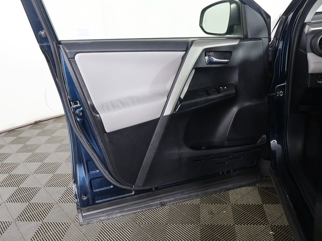 Used 2017 Toyota RAV4 XLE FWD image 21