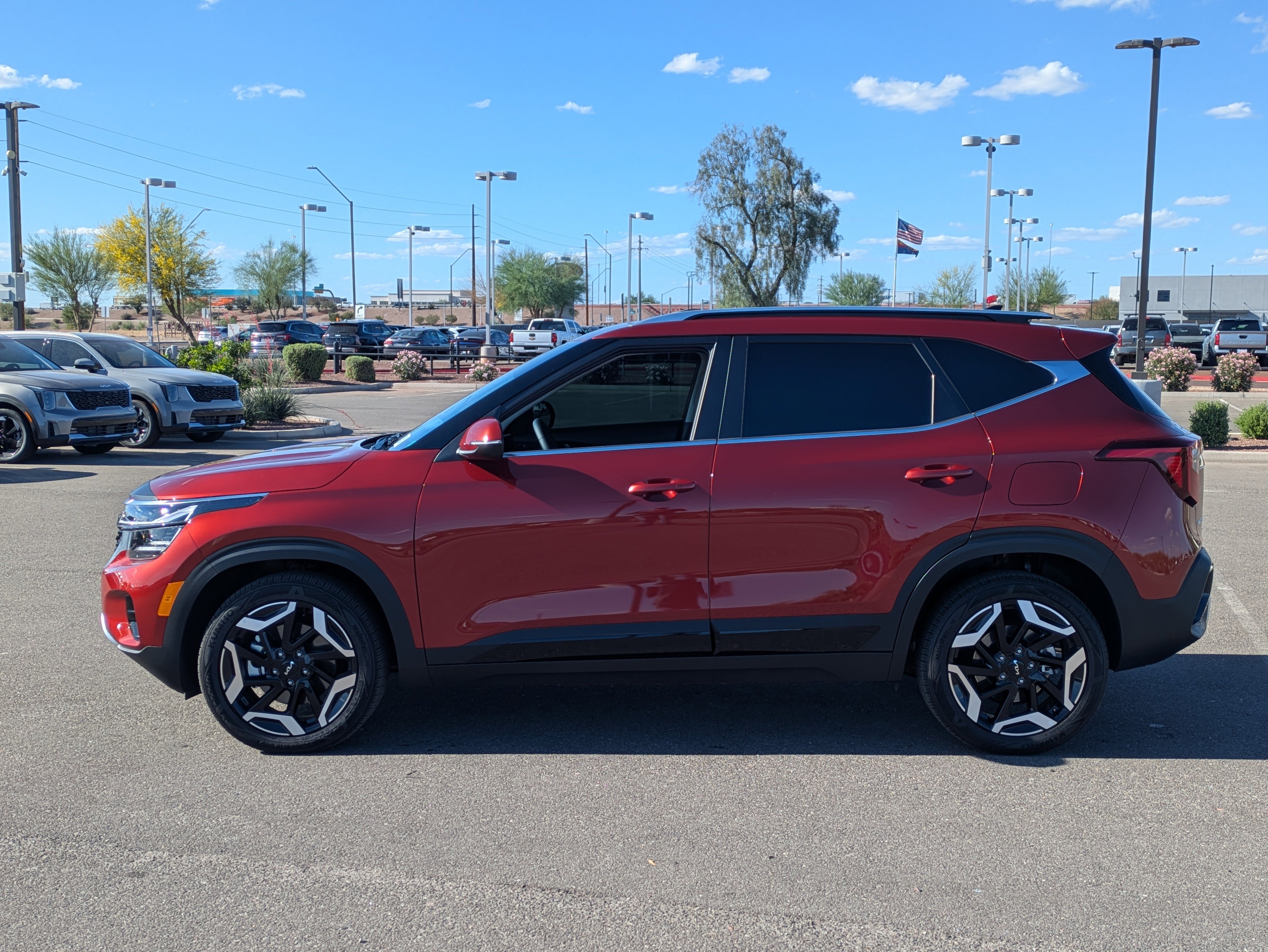 Certified 2026 Kia Seltos SX w/ SX Sunroof Package image 2