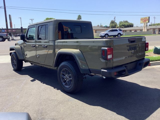 New 2025 Jeep Gladiator Sport AWD/4WD image 20