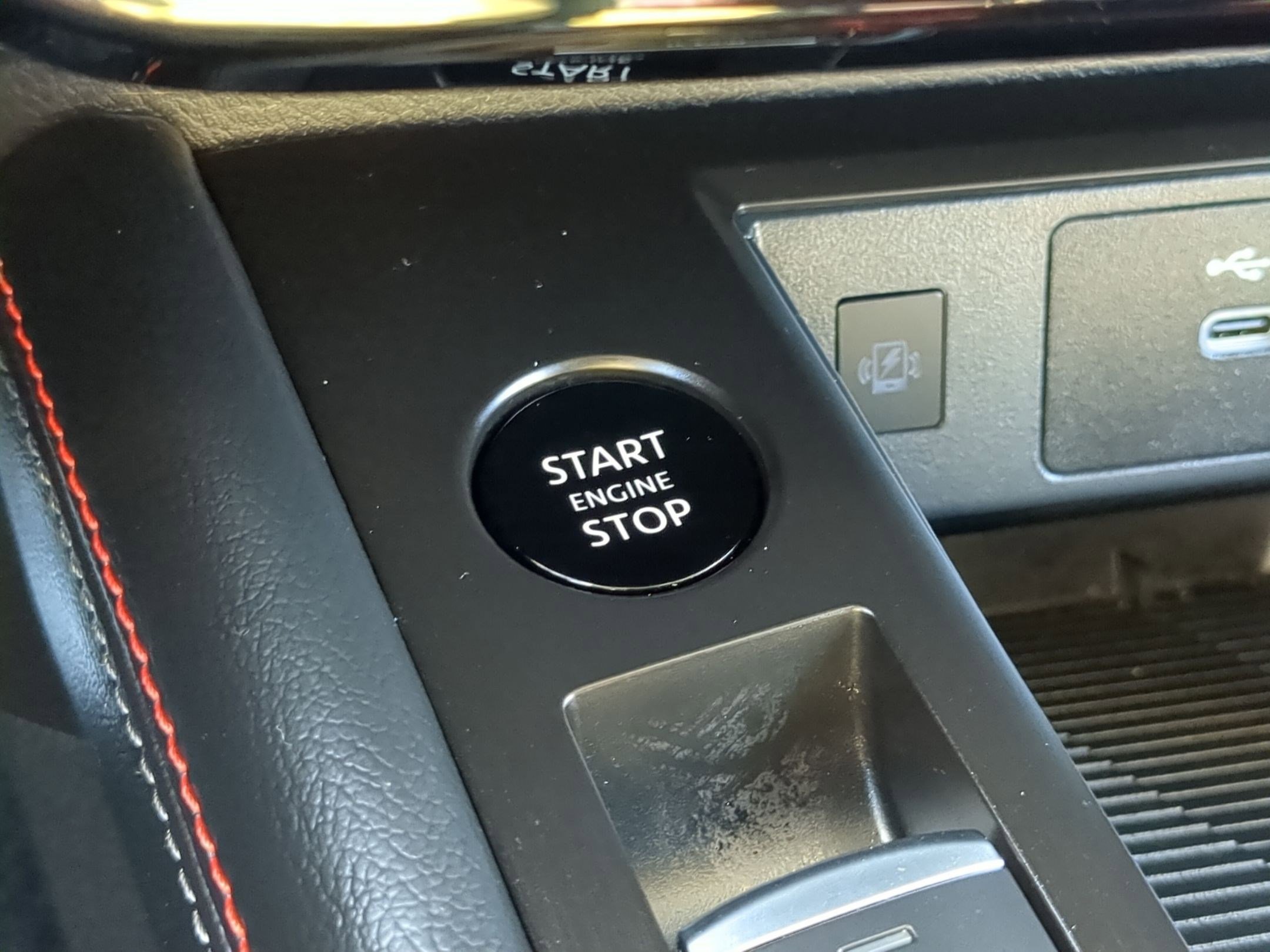 Used 2025 Nissan Kicks SR image 21