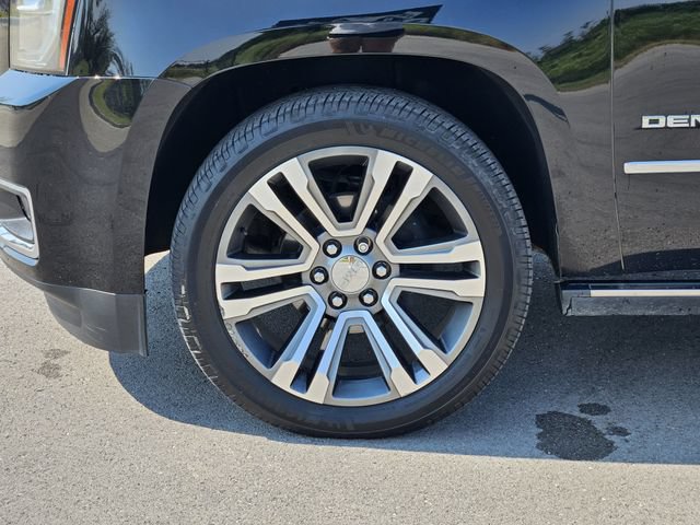 Used 2020 GMC Yukon XL Denali w/ Denali Ultimate Package AWD/4WD image 12