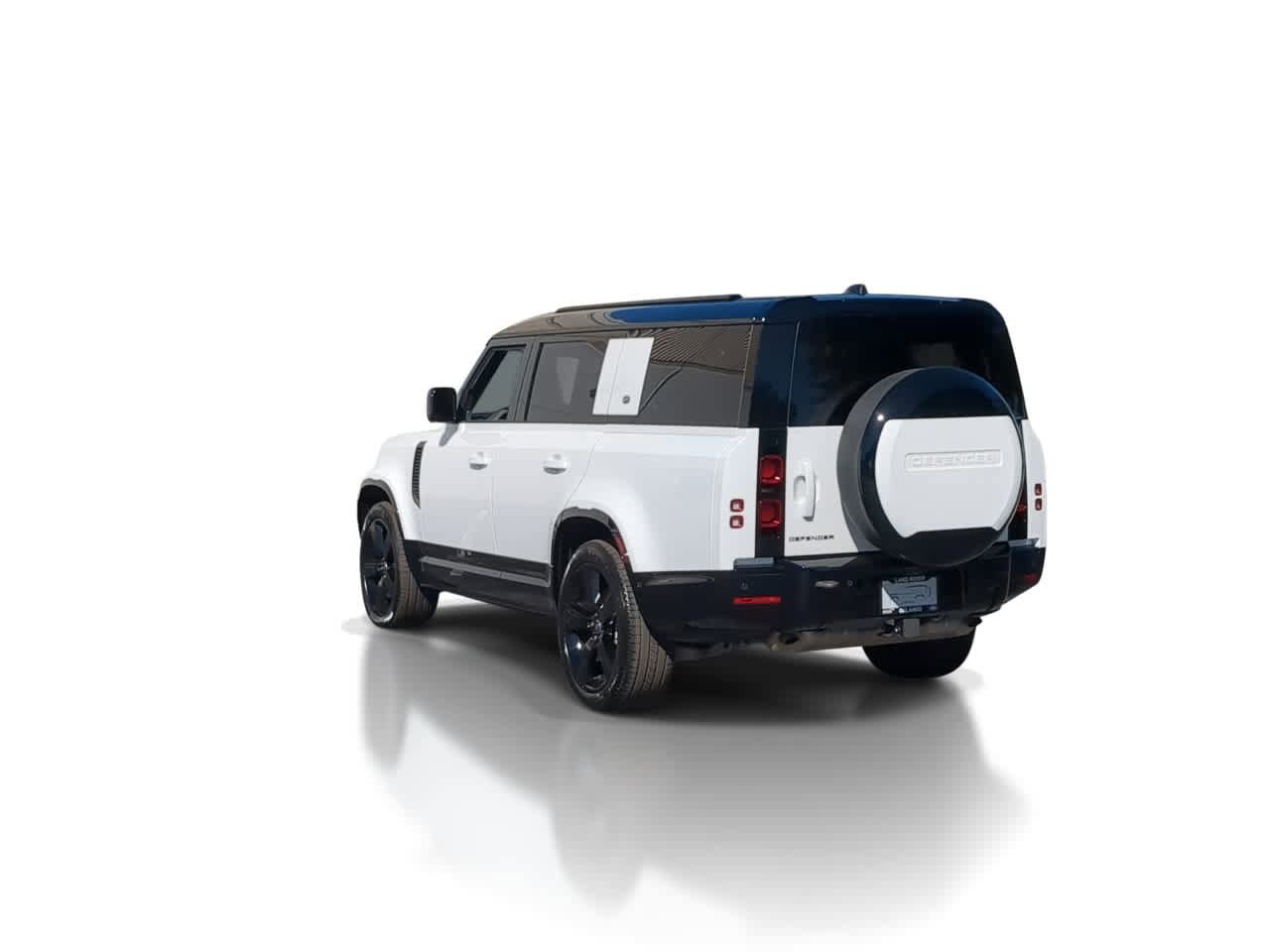 Used 2024 Land Rover Defender 130 X-Dynamic SE image 6