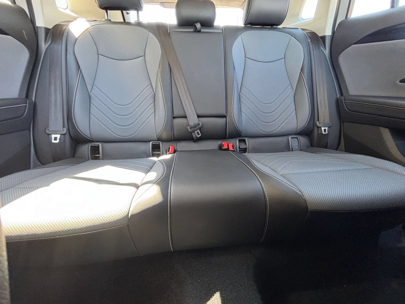 Used 2026 Volkswagen Tiguan SE AWD/4WD image 38