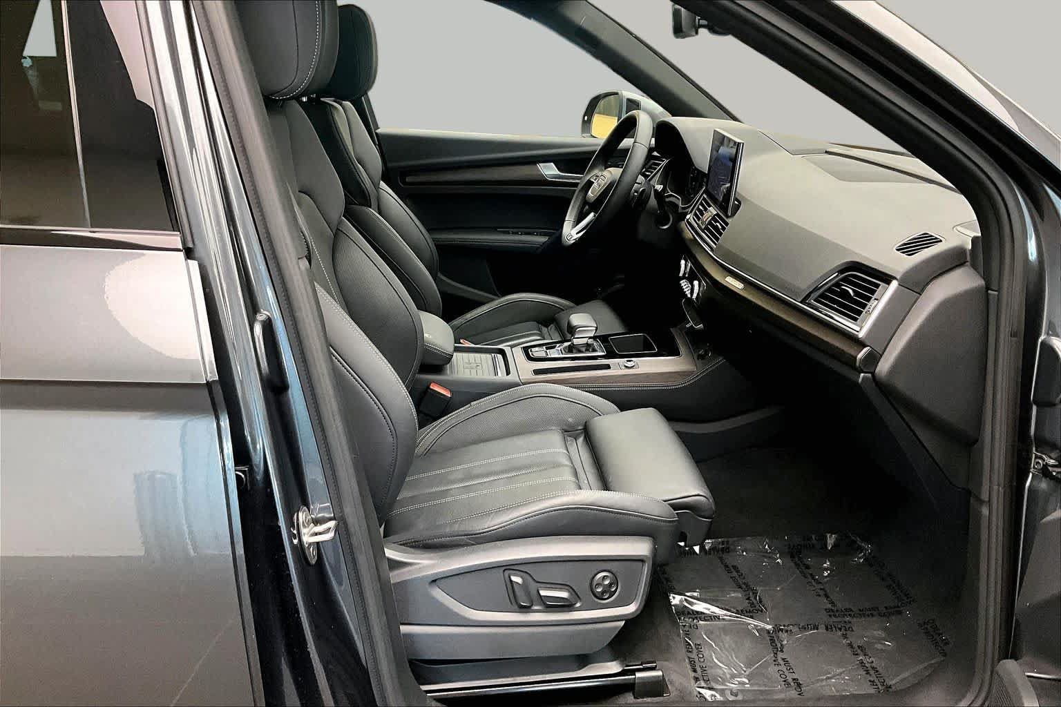 Used 2024 Audi Q5 e Prestige w/ Prestige Package AWD/4WD image 9