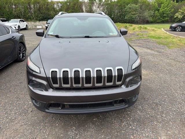 Used 2015 Jeep Cherokee Latitude w/ Cold Weather Group AWD/4WD image 2