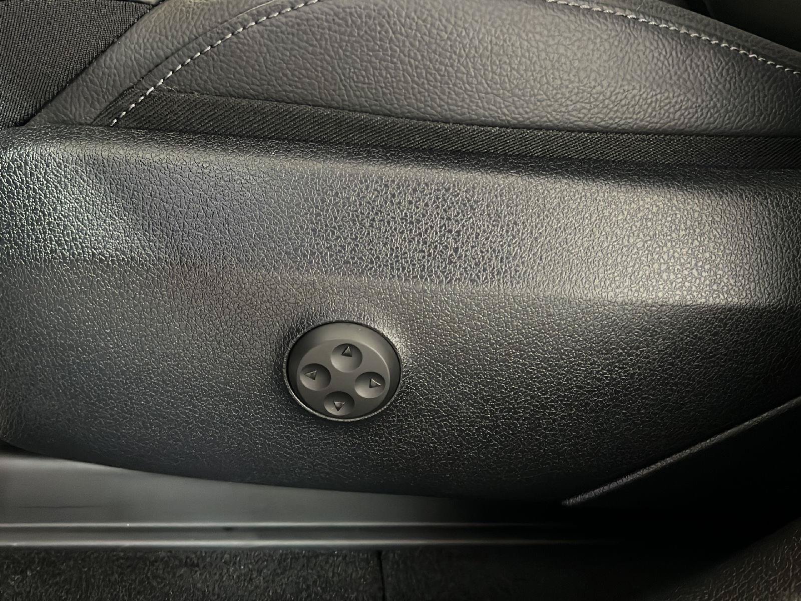 Certified 2023 Mercedes-Benz GLC 300 4MATIC image 3