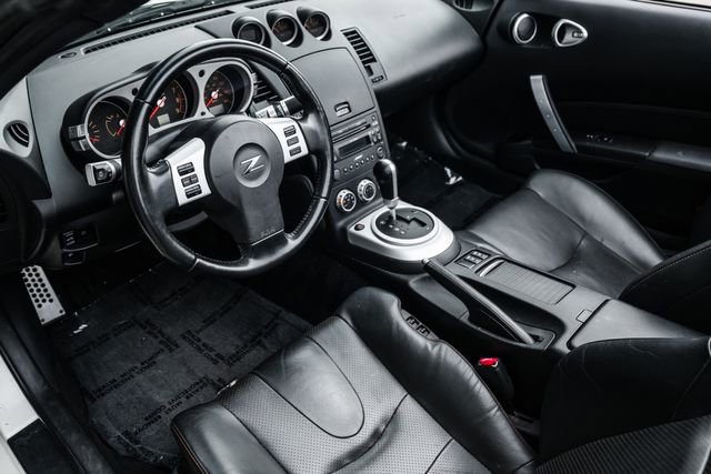 Used 2007 Nissan 350Z Grand Touring RWD image 2