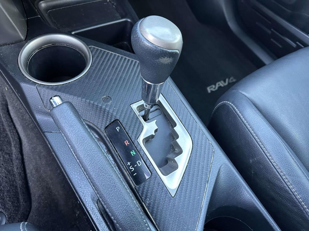 Used 2015 Toyota RAV4 Limited image 33