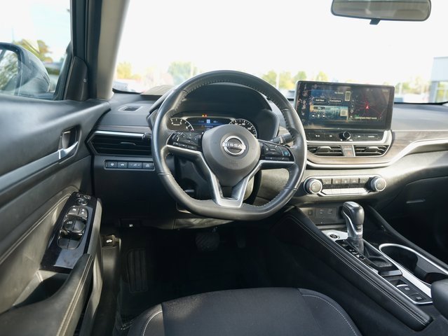 Used 2023 Nissan Altima 2.5 SV w/ SV Premium Package image 15