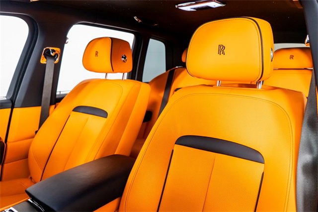 Used 2023 Rolls-Royce Cullinan image 3