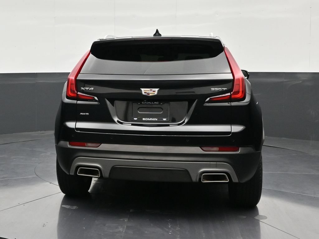 Used 2022 Cadillac XT4 Premium Luxury w/ Safety Alert Package AWD/4WD image 4