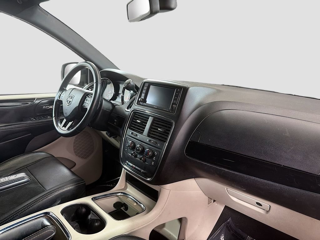 Used 2019 Dodge Grand Caravan SXT FWD image 29