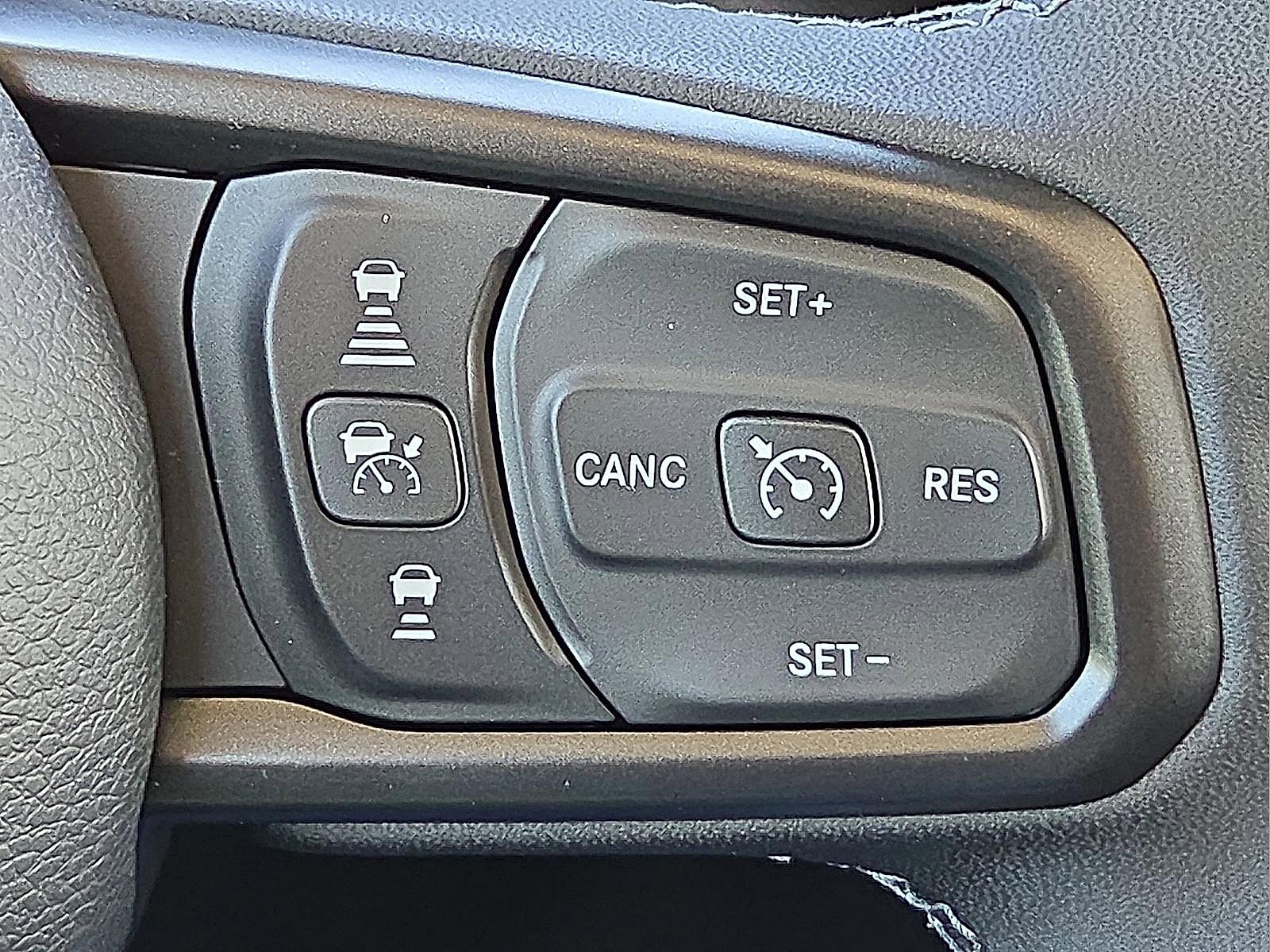 New 2025 Jeep Gladiator Mojave w/ Steel Bumper Group image 21