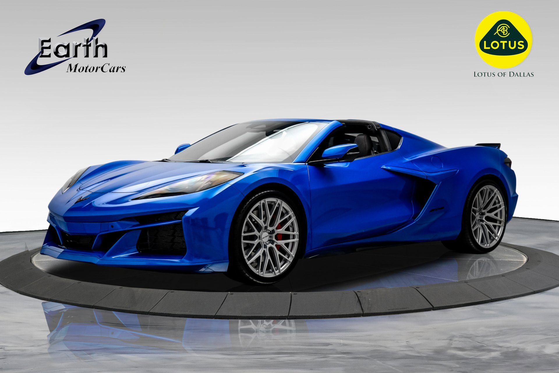 Used 2024 Chevrolet Corvette Z06 image 1