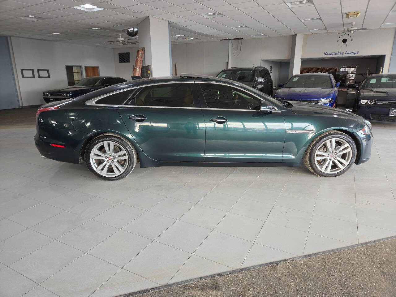 Used 2016 Jaguar XJ L Portfolio AWD/4WD image 8