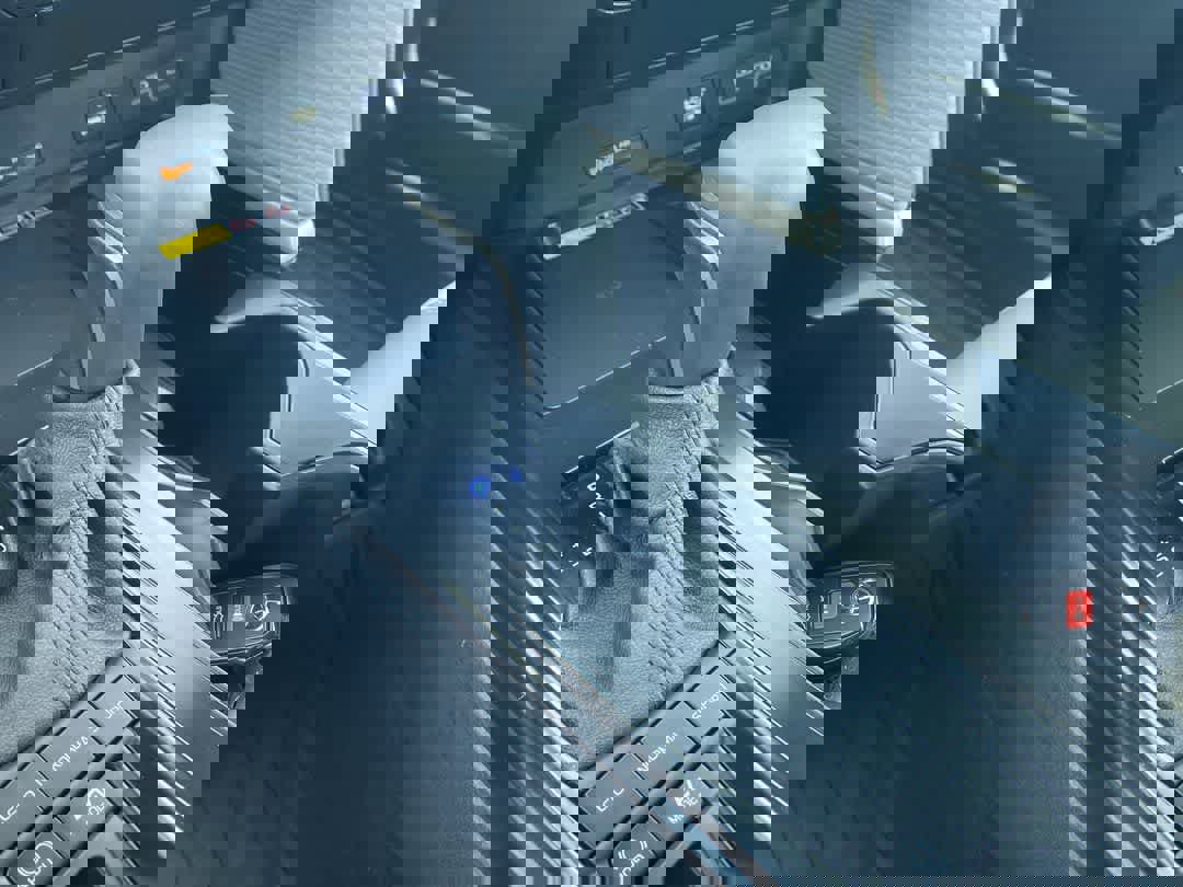 Used 2025 Toyota Camry SE image 19